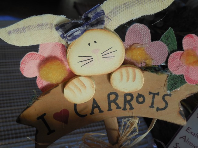 3-28-13 Easter decorations 004